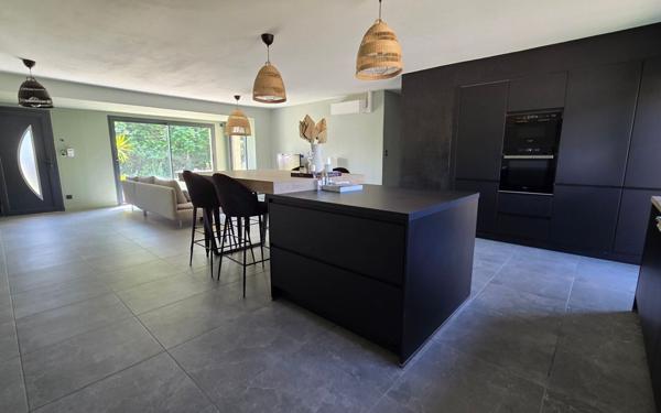 Maison à vendre    4 pièces •  Sauveterre