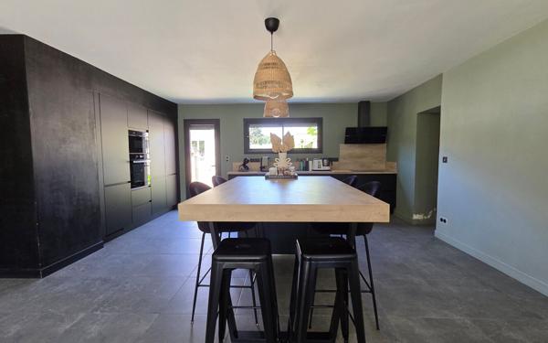 Maison à vendre    4 pièces •  Sauveterre