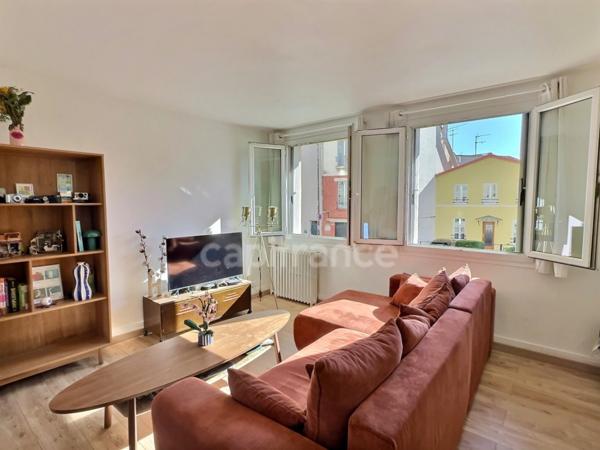 Dpt Seine Saint Denis (93), à vendre BAS-MONTREUIL limite VINCENNES, appartement T2 de 45 m² Sud-Ouest