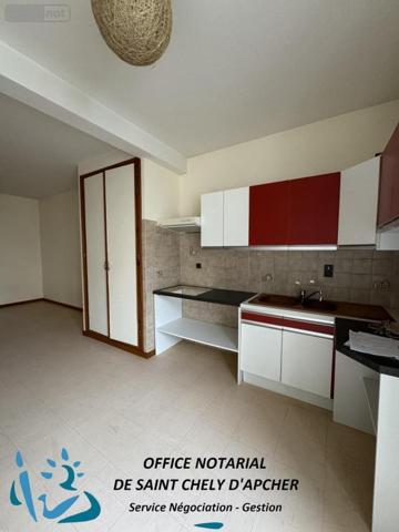 Appartement à louer à Saint-Chély-d'Apcher en Lozère (48200), ref : 48032-L104