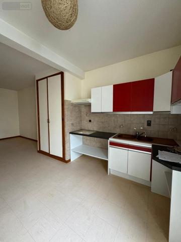 Appartement à louer à Saint-Chély-d'Apcher en Lozère (48200), ref : 48032-L104