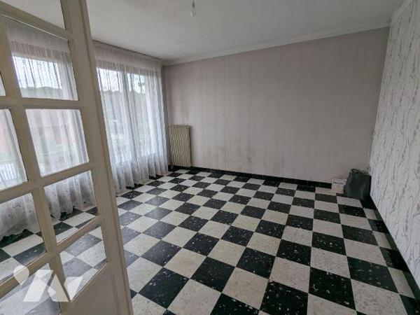 A VENDRE - Pas-de-Calais - SAINT MICHEL SUR TERNOISE - MAISON 60m² HAB. A RAFFRAICHIR AVEC GARA...
