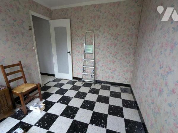 A VENDRE - Pas-de-Calais - SAINT MICHEL SUR TERNOISE - MAISON 60m² HAB. A RAFFRAICHIR AVEC GARA...