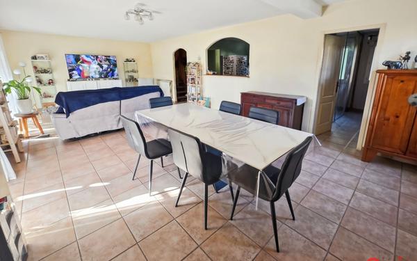 Maison à vendre    5 pièces • 104,60 m2 Venelles