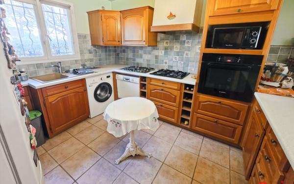 Maison à vendre    5 pièces • 104,60 m2 Venelles