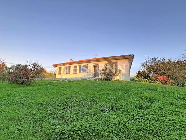 Charmante maison avec studio et piscine à Pouillé avec plus de 2500 m² de terrain