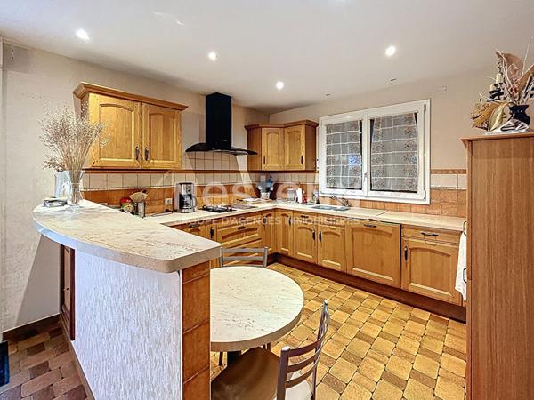 Charmante maison avec studio et piscine à Pouillé avec plus de 2500 m² de terrain