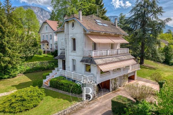 Aix-les-Bains, Villa  211 m² à vendre