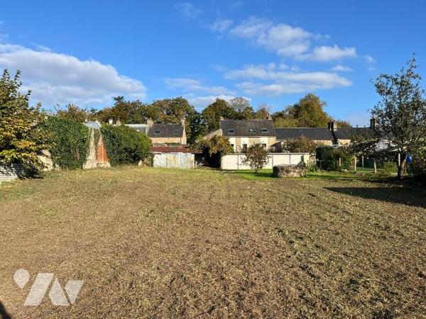 A vendre sur la commune de Le Val-Saint-Père, terrain à bâtir de 306 m² borné et viabilisé (eau...
