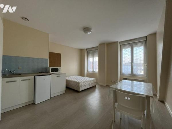 Au premier étage d'une copropriété à proximité du Centre Ville de Reims, secteur Avenue de Pari...