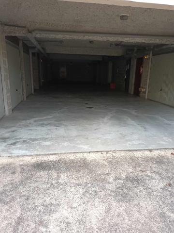 Parking / box centre-ville Aiguillon