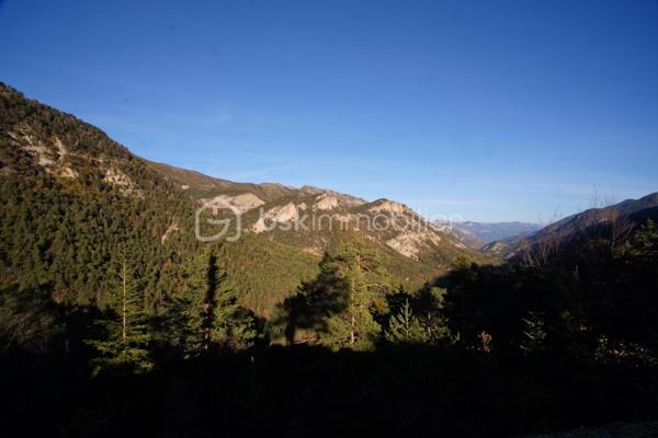 Terrain de 1 765 m²