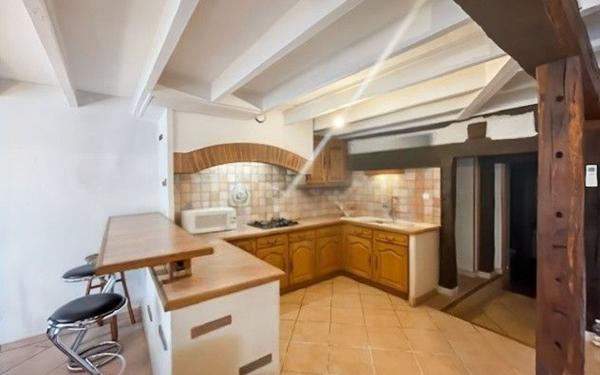 Maison à louer    5 pièces •  Caudecoste