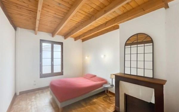 Maison à louer    5 pièces •  Caudecoste