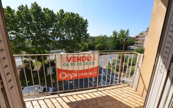 Appartement à vendre    3 pièces • 54 m2 Grasse