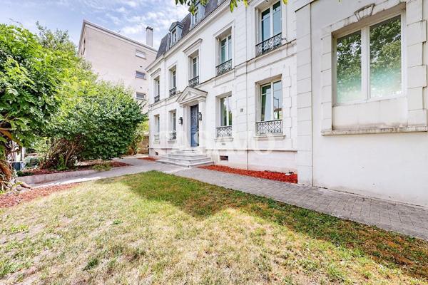 Vente Maison 9 pièces de 330m² - 94120 Fontenay-sous-Bois