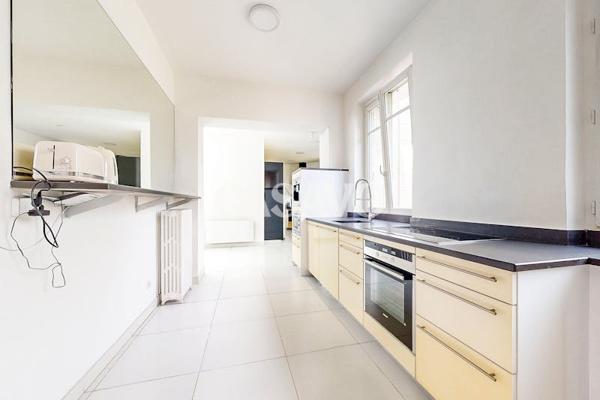 Vente Maison 9 pièces de 330m² - 94120 Fontenay-sous-Bois