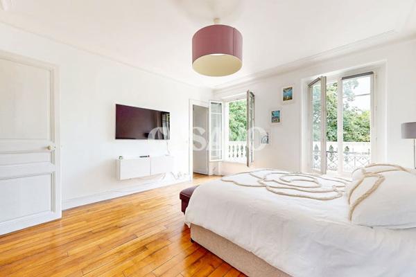 Vente Maison 9 pièces de 330m² - 94120 Fontenay-sous-Bois
