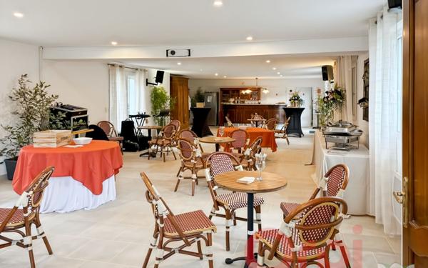 Maison à vendre    7 pièces • 518,15 m2 Poix-de-Picardie