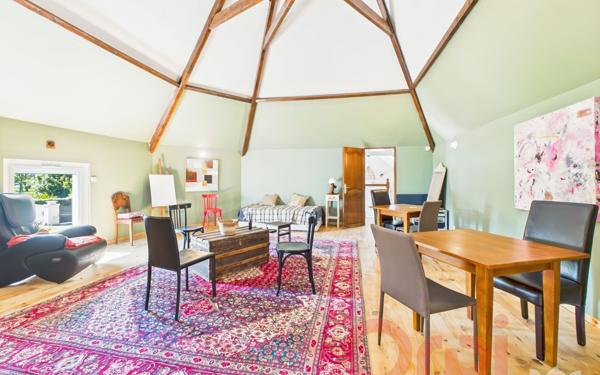 Maison à vendre    7 pièces • 518,15 m2 Poix-de-Picardie