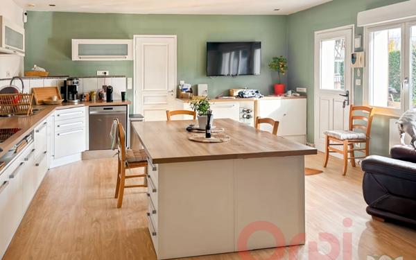 Maison à vendre    7 pièces • 518,15 m2 Poix-de-Picardie