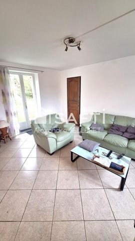 Maison 3 chambres, stationnement voiture, jardin