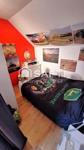 Maison 3 chambres, stationnement voiture, jardin