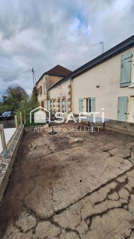 Maison 3 chambres, stationnement voiture, jardin