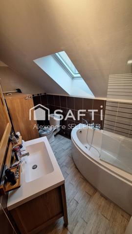 Maison 3 chambres, stationnement voiture, jardin