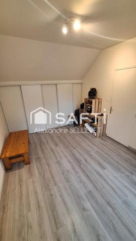 Maison 3 chambres, stationnement voiture, jardin