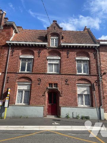 EN EXCLUSIVITE - A VENDRE - A BAILLEUL dans le NORD (59) - MAISON EN CENTRE VILLE AVEC COUR DE ...