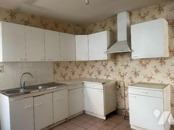 EN EXCLUSIVITE - A VENDRE - A BAILLEUL dans le NORD (59) - MAISON EN CENTRE VILLE AVEC COUR DE ...