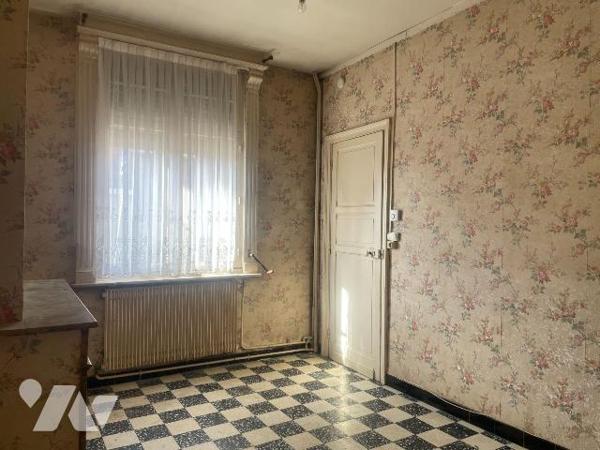 EN EXCLUSIVITE - A VENDRE - A BAILLEUL dans le NORD (59) - MAISON EN CENTRE VILLE AVEC COUR DE ...