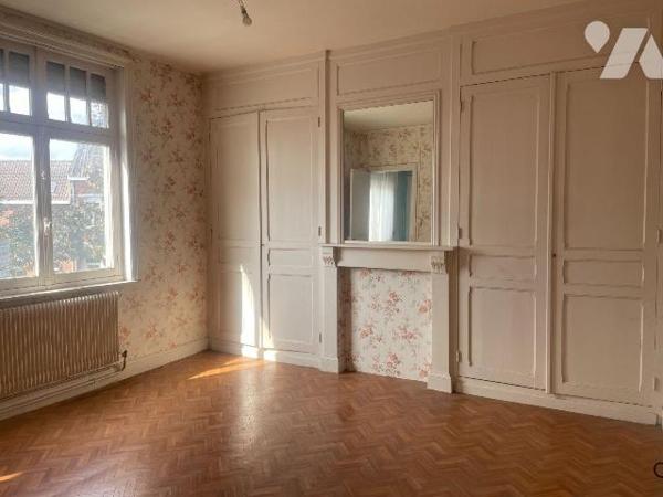 EN EXCLUSIVITE - A VENDRE - A BAILLEUL dans le NORD (59) - MAISON EN CENTRE VILLE AVEC COUR DE ...