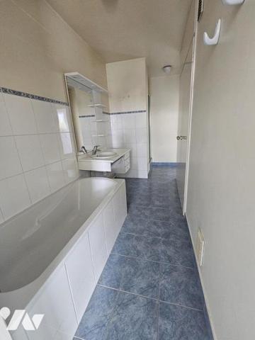 BEAU TYPE 4 PROCHE TRAMWAY!!