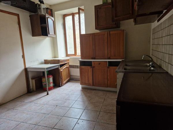 Local commercial à vendre à Bar-sur-Aube dans l'Aube (10200), ref : 10379/572