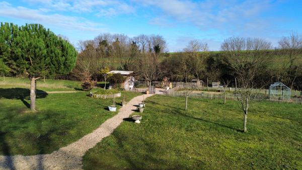 Maison terrain 11000m2