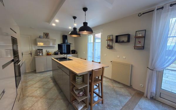 Maison à vendre    6 pièces • 196,87 m2 Marines