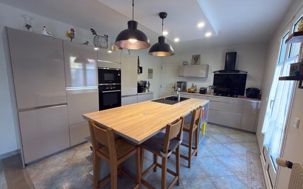 Maison à vendre    6 pièces • 196,87 m2 Marines