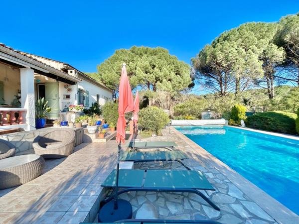 VILLA RÉNOVÉ DE 127m2 - PISCINE - GARAGE - GRAND TERRAIN