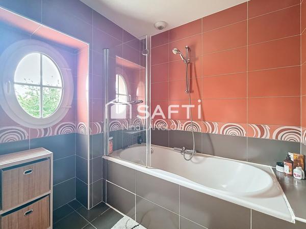 MONTMAGNY – Pavillon familial avec prestations de qualité