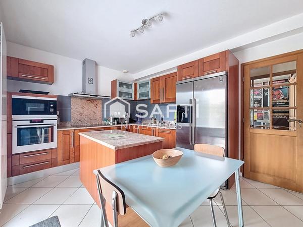 MONTMAGNY – Pavillon familial avec prestations de qualité