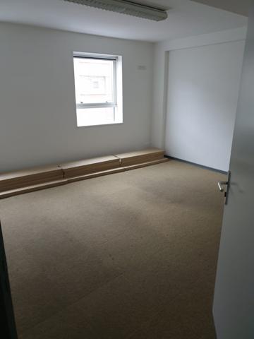 Local professionnel
                                                                                                                                                                                                                                                                                                                                                                                                                                            103  m²