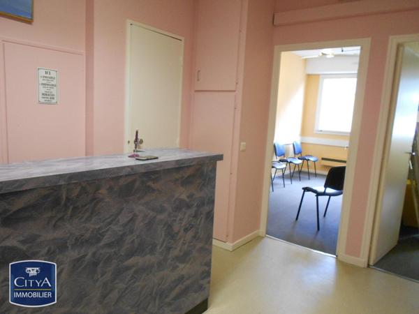 Local professionnel à louer 77.95m²