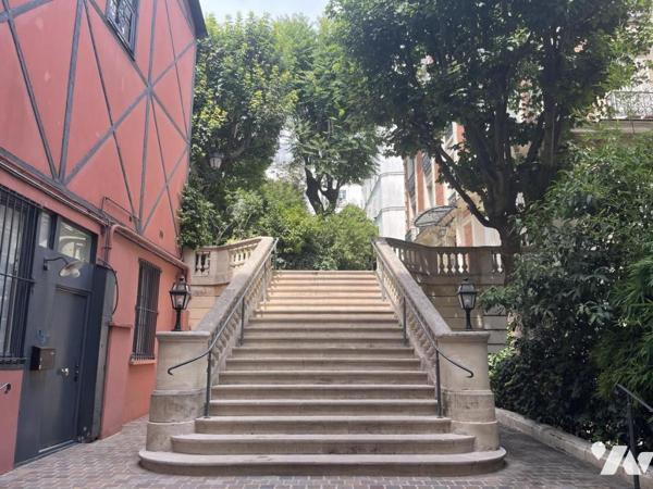 PARIS XVIIIe - Villa Les Platanes - Secteur Abbesses