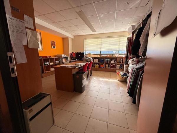 NOUVEAU Grasse Sud 201m² de bureaux avec 5 parkings