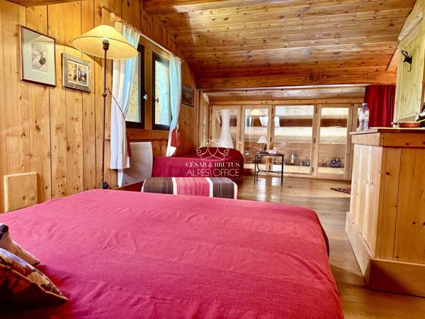 RARE AUX PRAZ DE CHAMONIX-CHALET-5 CHAMBRES-1200 M2 DE TERRAIN- VUE MONT BLANC