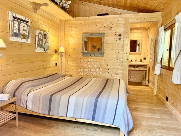 RARE AUX PRAZ DE CHAMONIX-CHALET-5 CHAMBRES-1200 M2 DE TERRAIN- VUE MONT BLANC