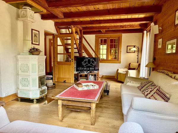 RARE AUX PRAZ DE CHAMONIX-CHALET-5 CHAMBRES-1200 M2 DE TERRAIN- VUE MONT BLANC