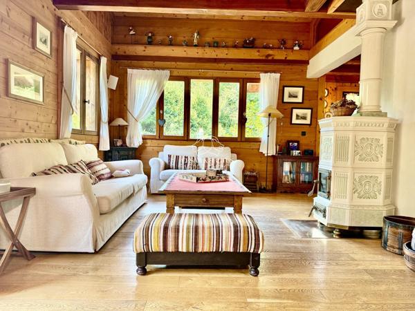 RARE AUX PRAZ DE CHAMONIX-CHALET-5 CHAMBRES-1200 M2 DE TERRAIN- VUE MONT BLANC